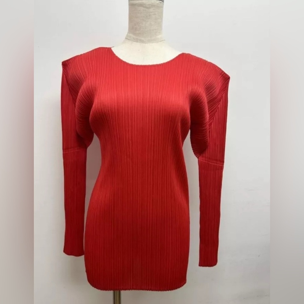 Issey Miyake Red Pleated Top pleats please long sleeve round neck PRICE FIRM